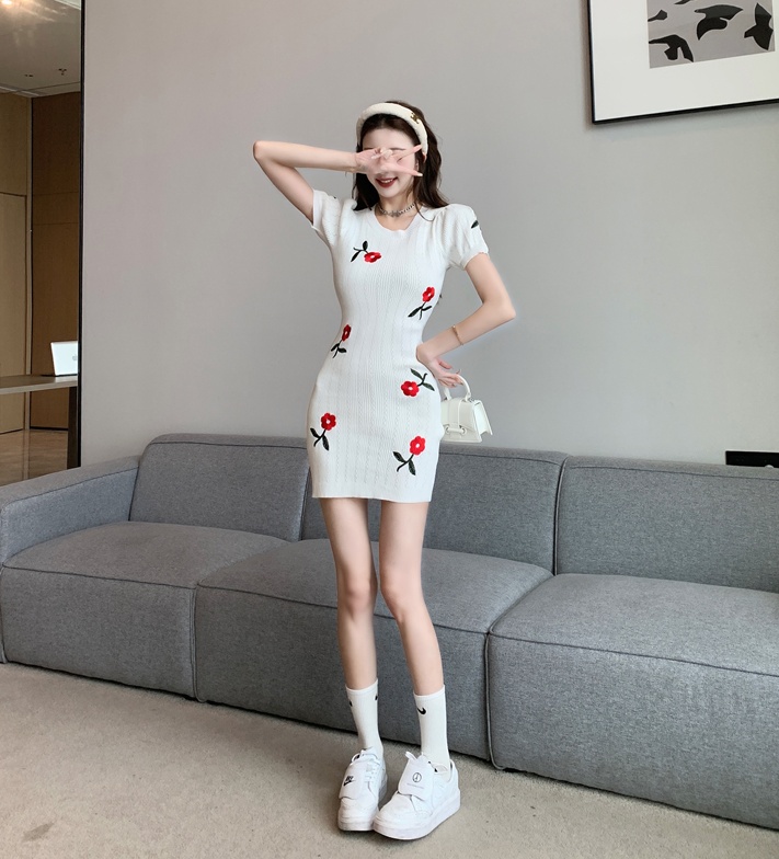 Temperament slim snake puff sleeve stereoscopic dress