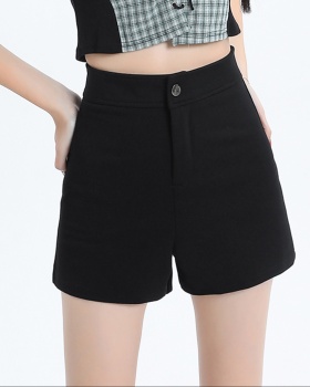 Bottoming anti emptied wears outside shorts for women