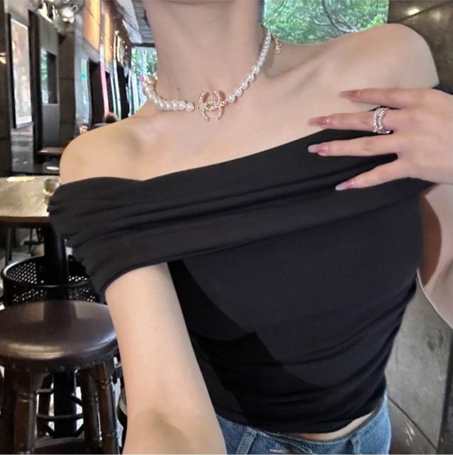 Strapless slim flat shoulder tops short sexy T-shirt