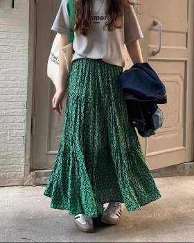 Green spring and summer slim pleated skirt for women