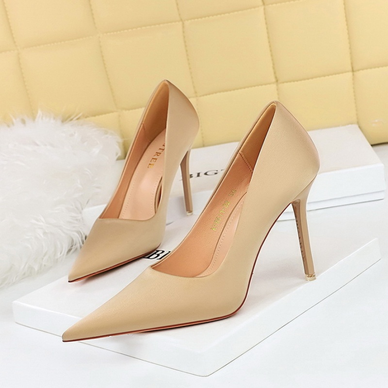 Satin fashion high-heeled shoes Korean style pointed shoes