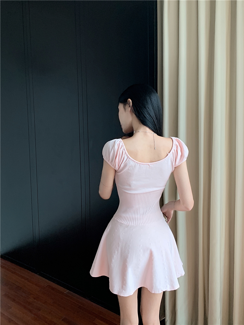 Pinched waist short sleeve dress square collar sweet T-back