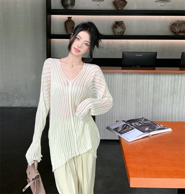 V-neck long hollow loose slim knitted sunscreen T-shirt