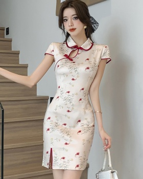Slim short sleeve dress decorous cheongsam