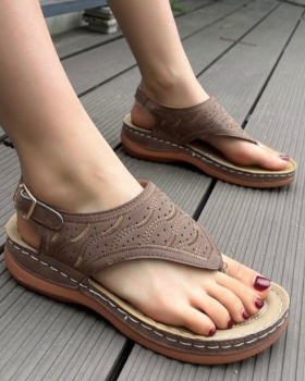 Rome thick crust  summer European style sandals
