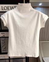 Screw thread half high collar T-shirt for women