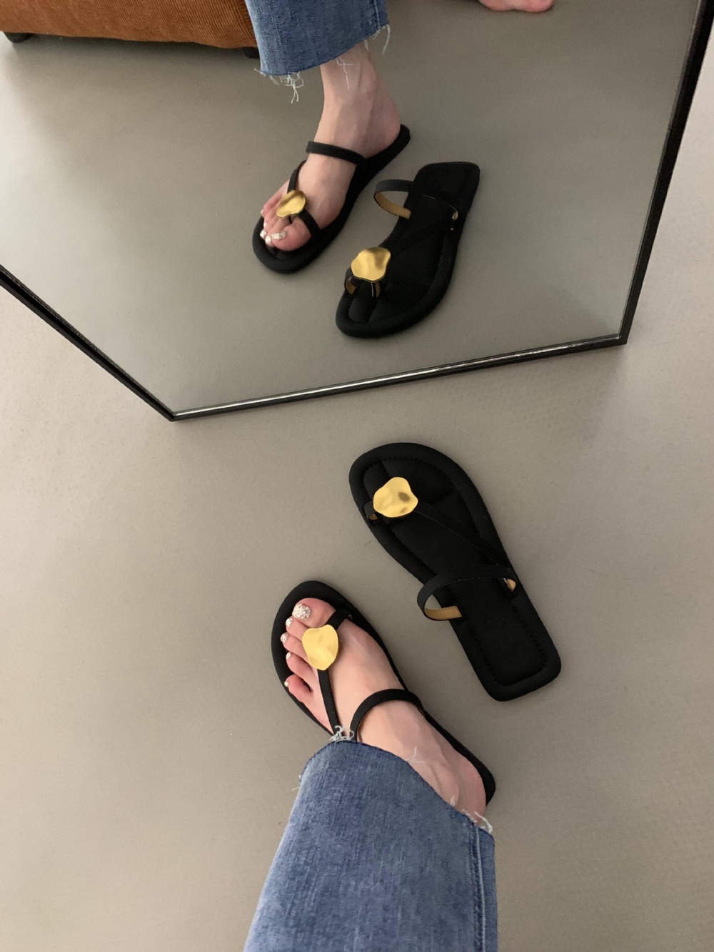 Wears outside Korean style sandals round slippers for women