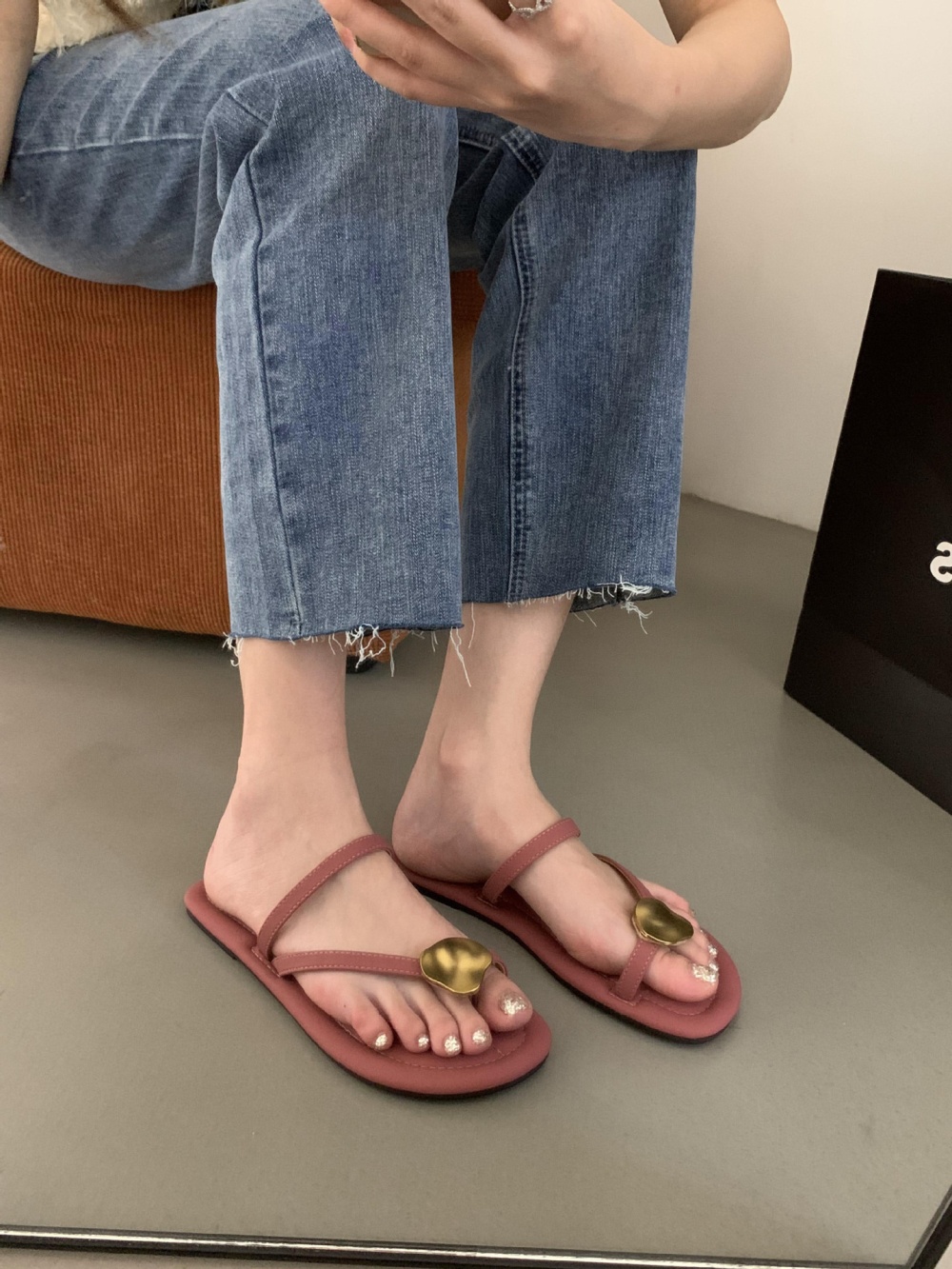 Wears outside Korean style sandals round slippers for women