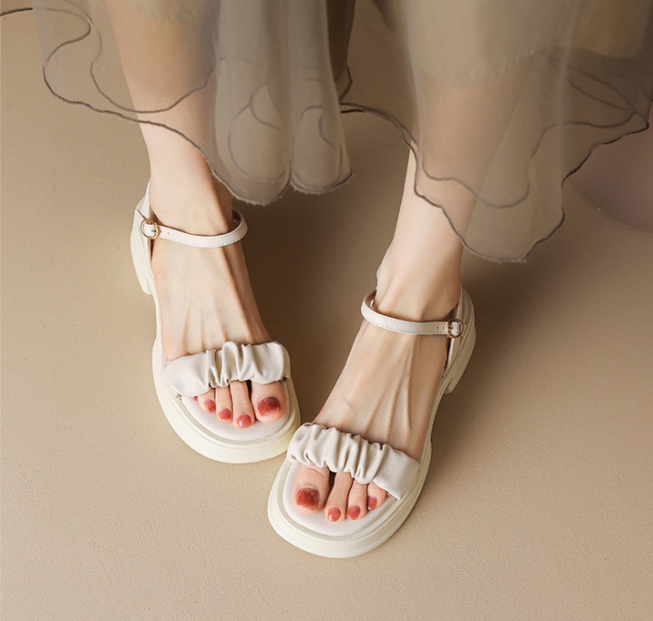 Folds thick thick crust sandals large yard buckle summer shoes