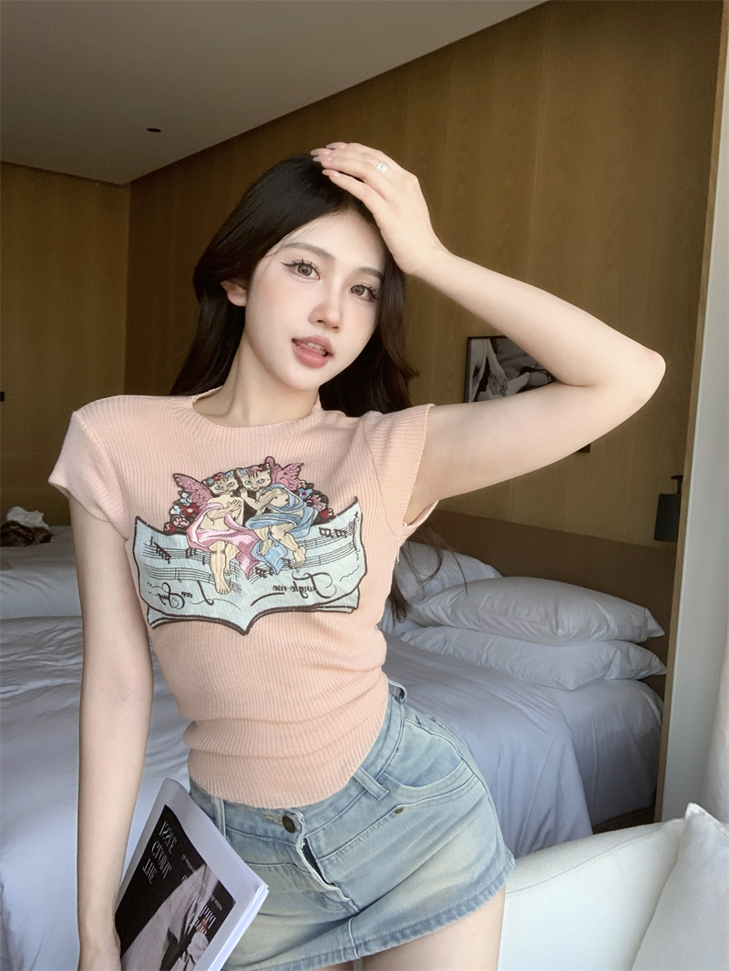 Round neck summer sweater embroidery kitty T-shirt