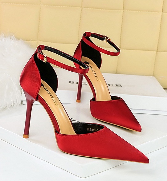 European style fine-root satin pointed low fashion sandals