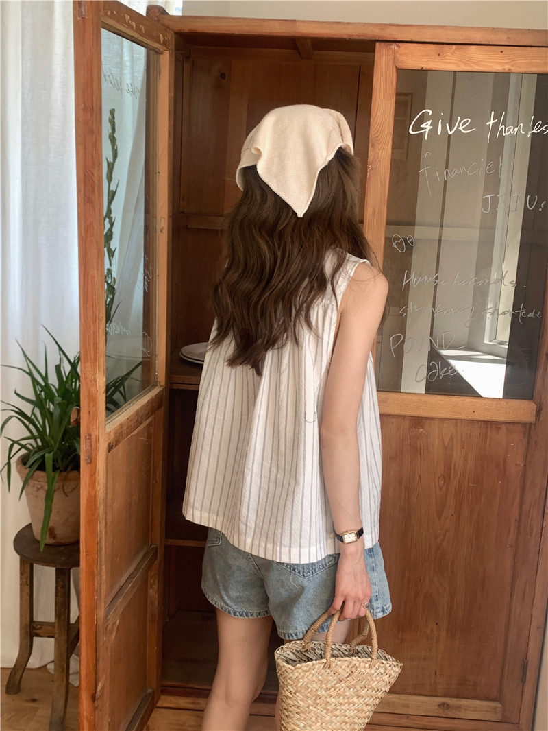Sleeveless Korean style round neck stripe minimalist vest