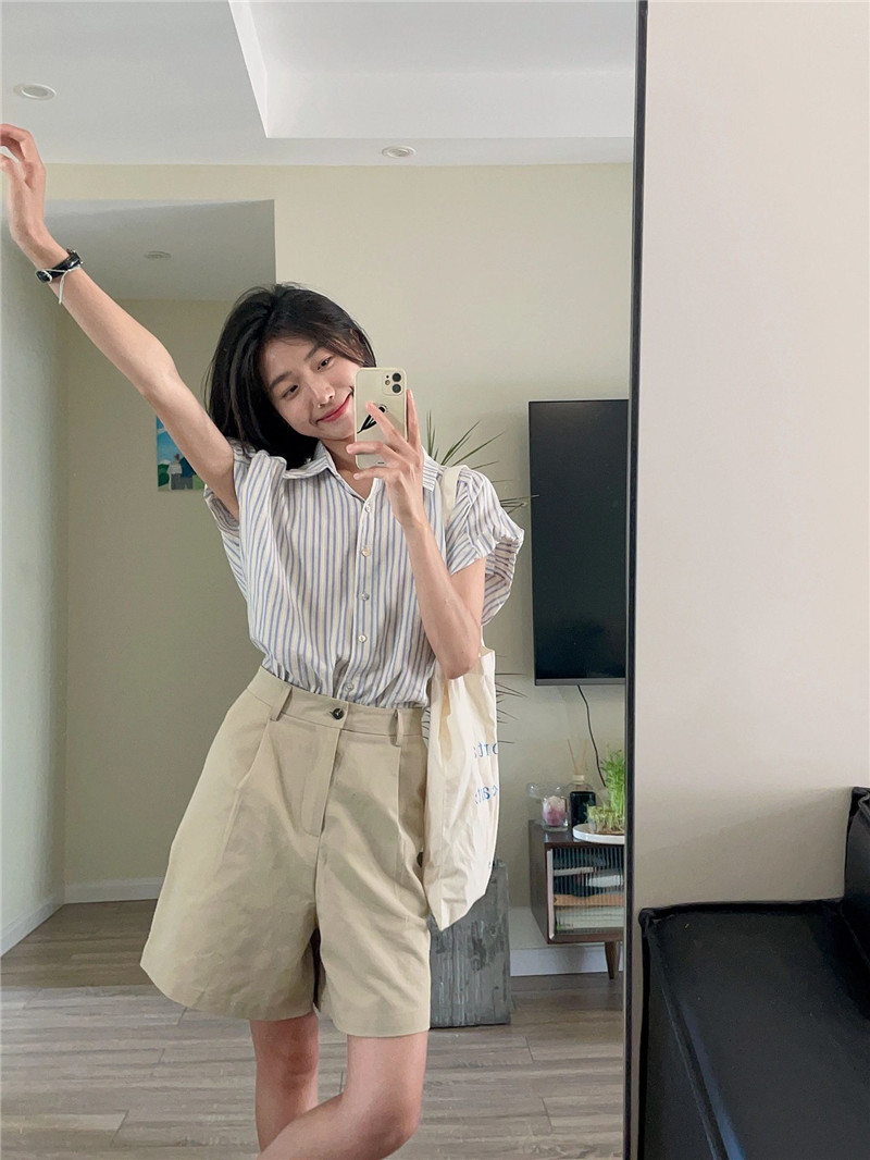 Detachable khaki shorts Korean style stripe shirt a set