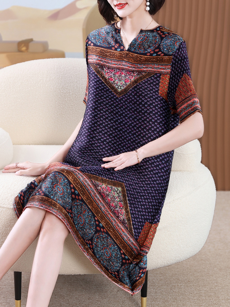 Western style large yard noble middle-aged dress for women