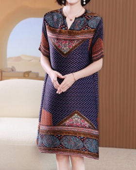 Western style large yard noble middle-aged dress for women