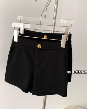 Slim black tracelessness natural high waist all-match shorts