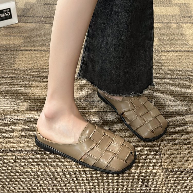 Flat square head summer slippers