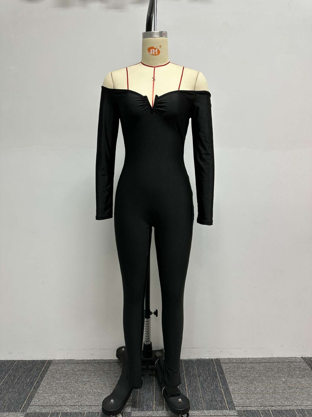 Sexy pure package hip V-neck tight long sleeve jumpsuit