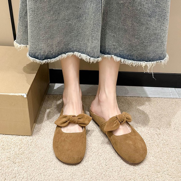 Flat summer square head slippers