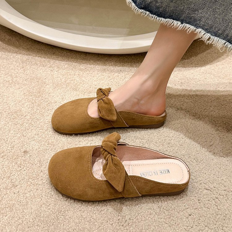 Flat summer square head slippers