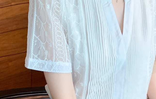 Summer lace temperament shirt fashion and elegant V-neck tops