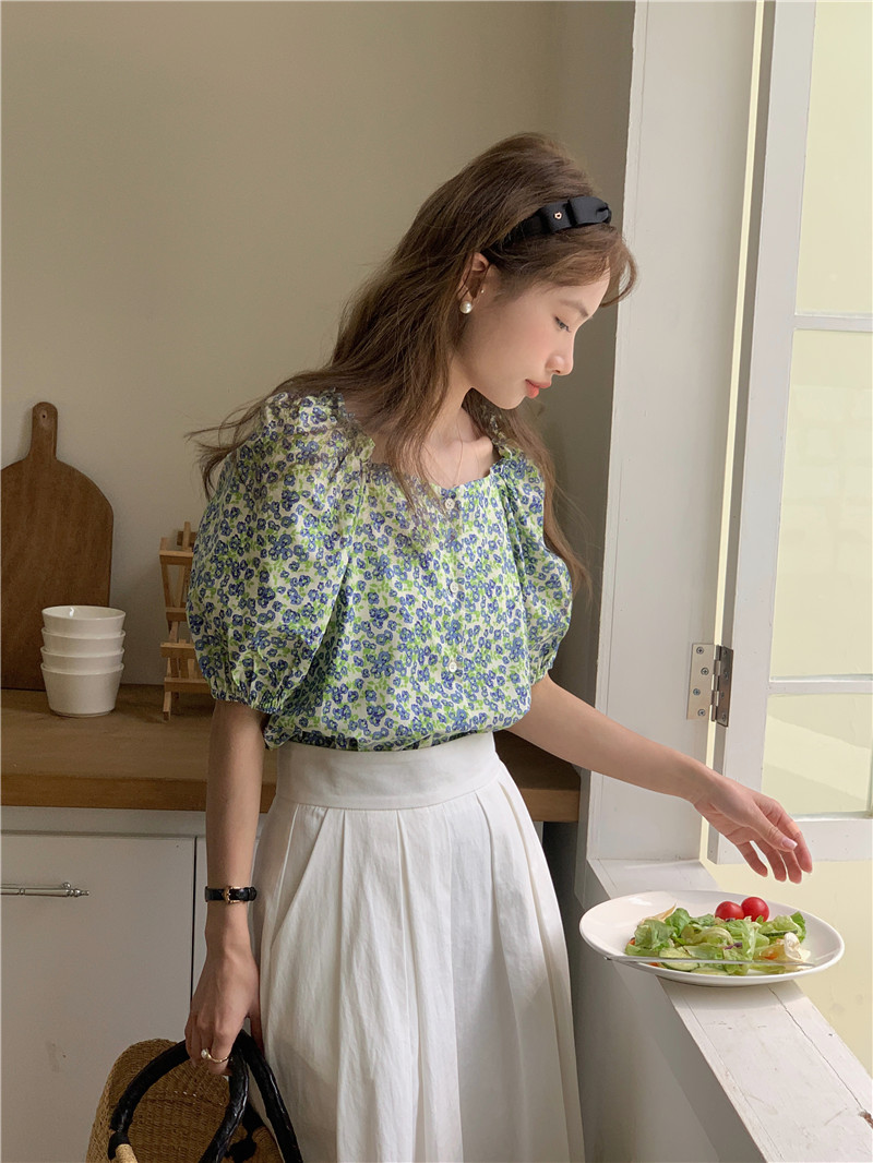 Square collar refreshing floral countryside shirt