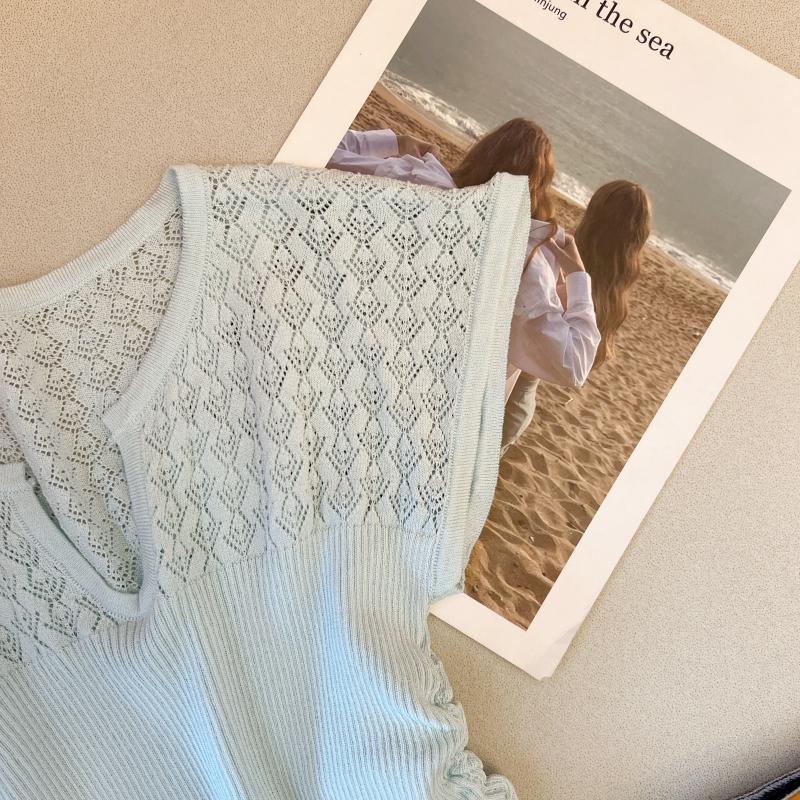 V-neck summer hollow T-shirt short knitted tops for women