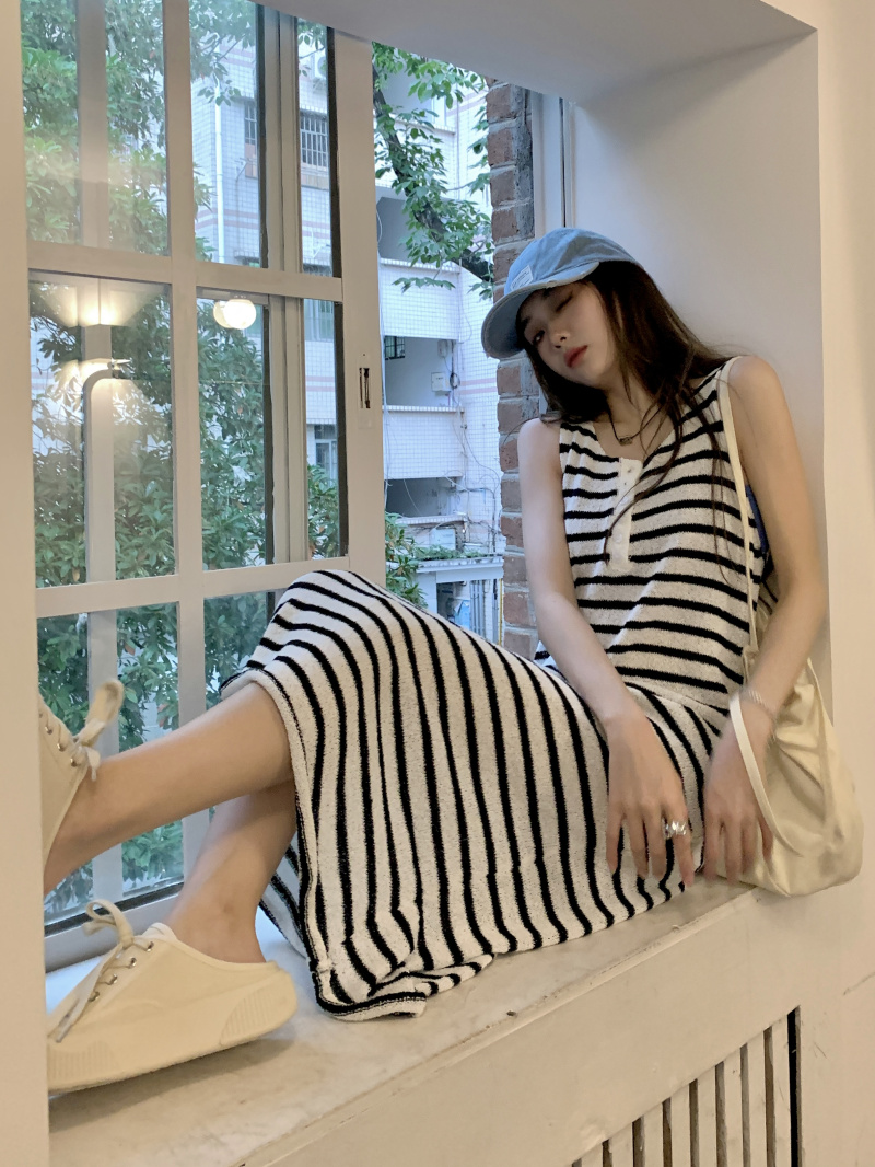 Lazy stripe vest vacation long dress