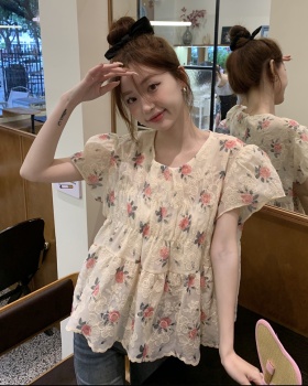 Niche short sleeve tops embroidered flowers shirt for women