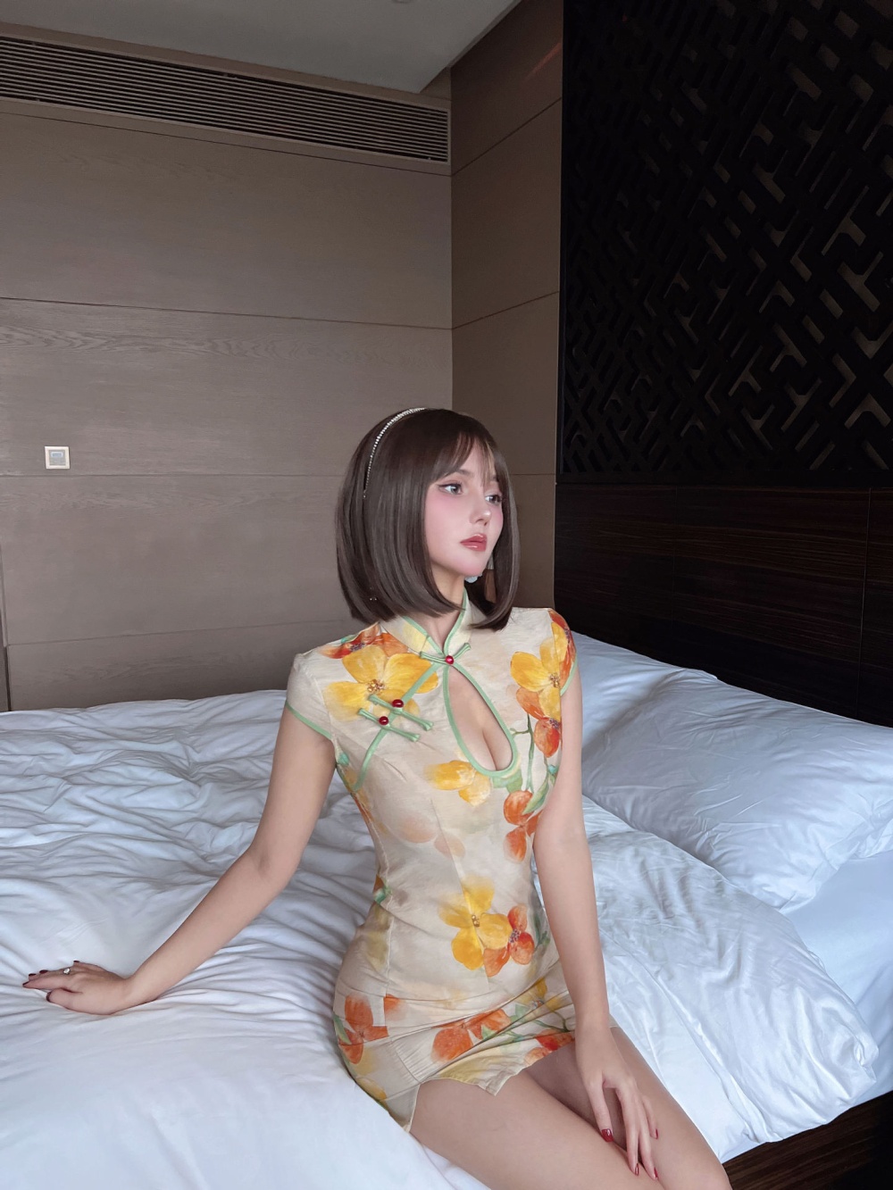 Sexy retro small skirt short cheongsam for women