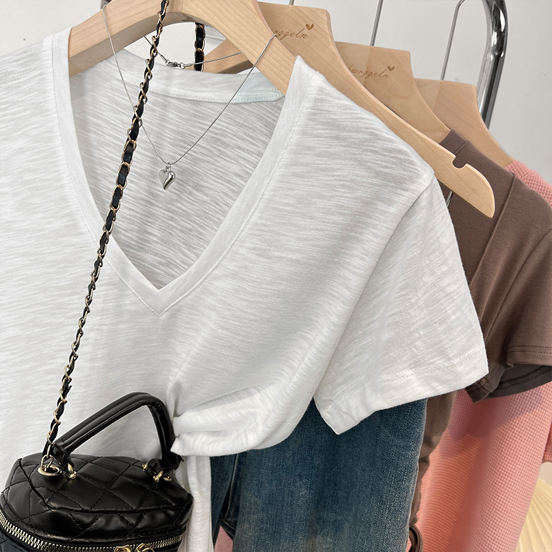 Thin T-shirt inside the ride clavicle for women