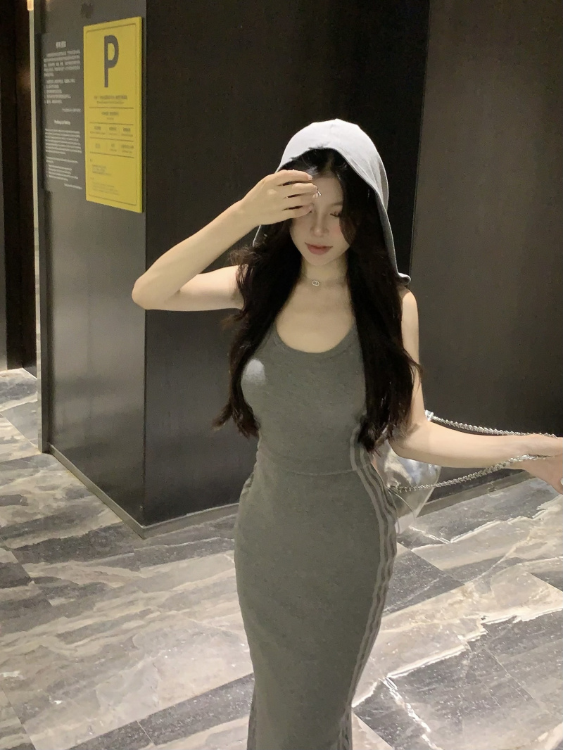 Hooded slim dress