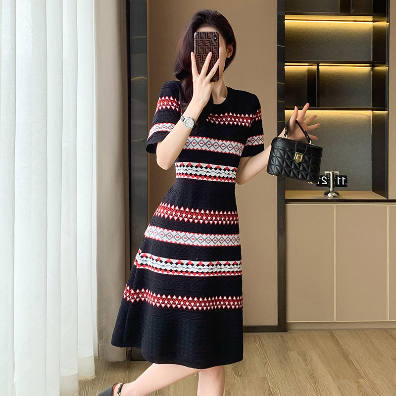 Pullover ladies knitted short sleeve round neck dress