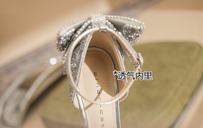 Wear silver wedding shoes pointed fine-root shoes