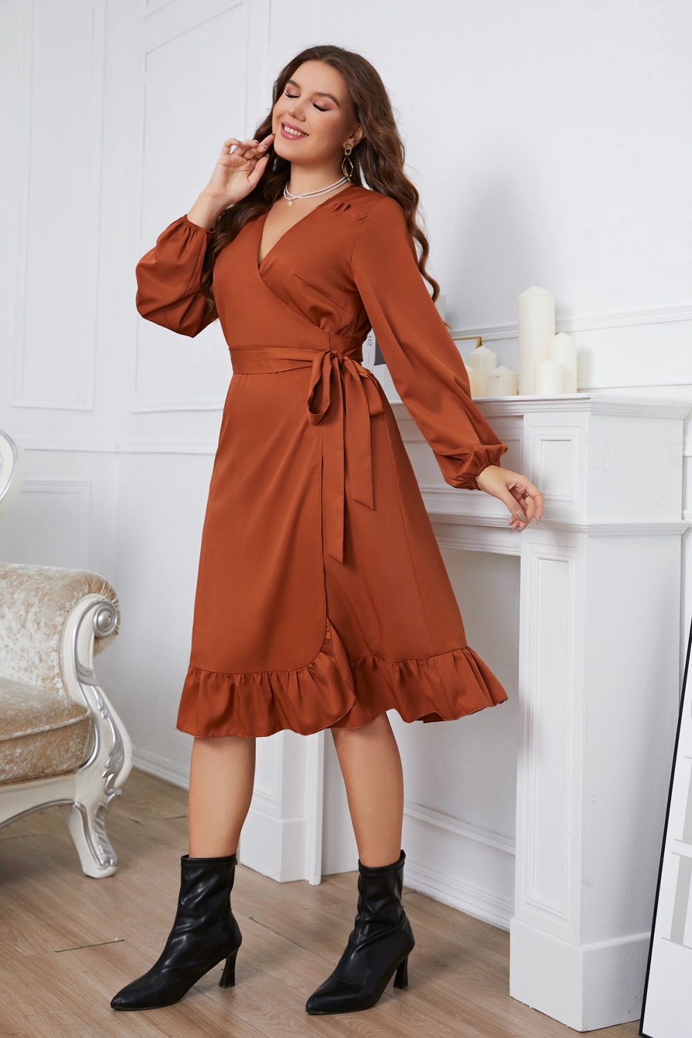 A slice spring and autumn European style dress