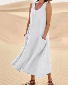 Sleeveless summer pocket round neck dress for women