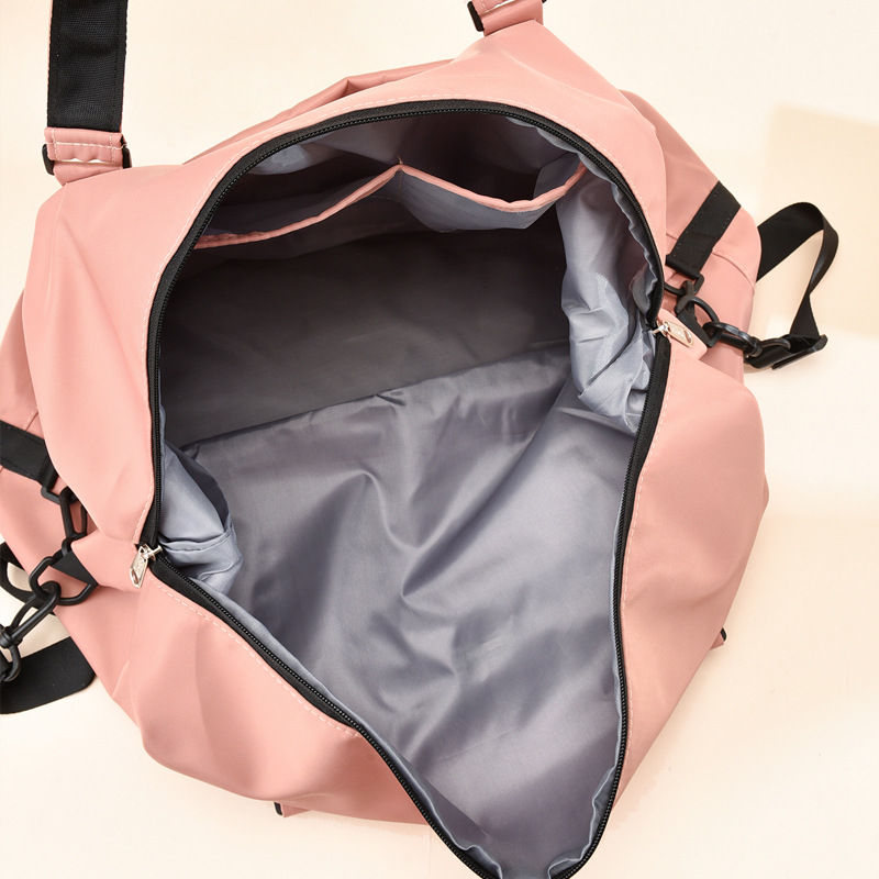 High capacity waterproof portable travel travel bag