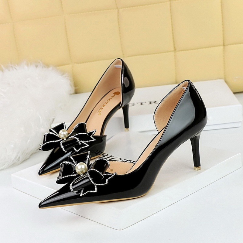 Low banquet pointed rhinestone fine-root bow shoes