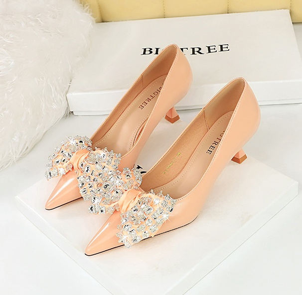 Pointed Korean style low banquet fashion shoes for women
