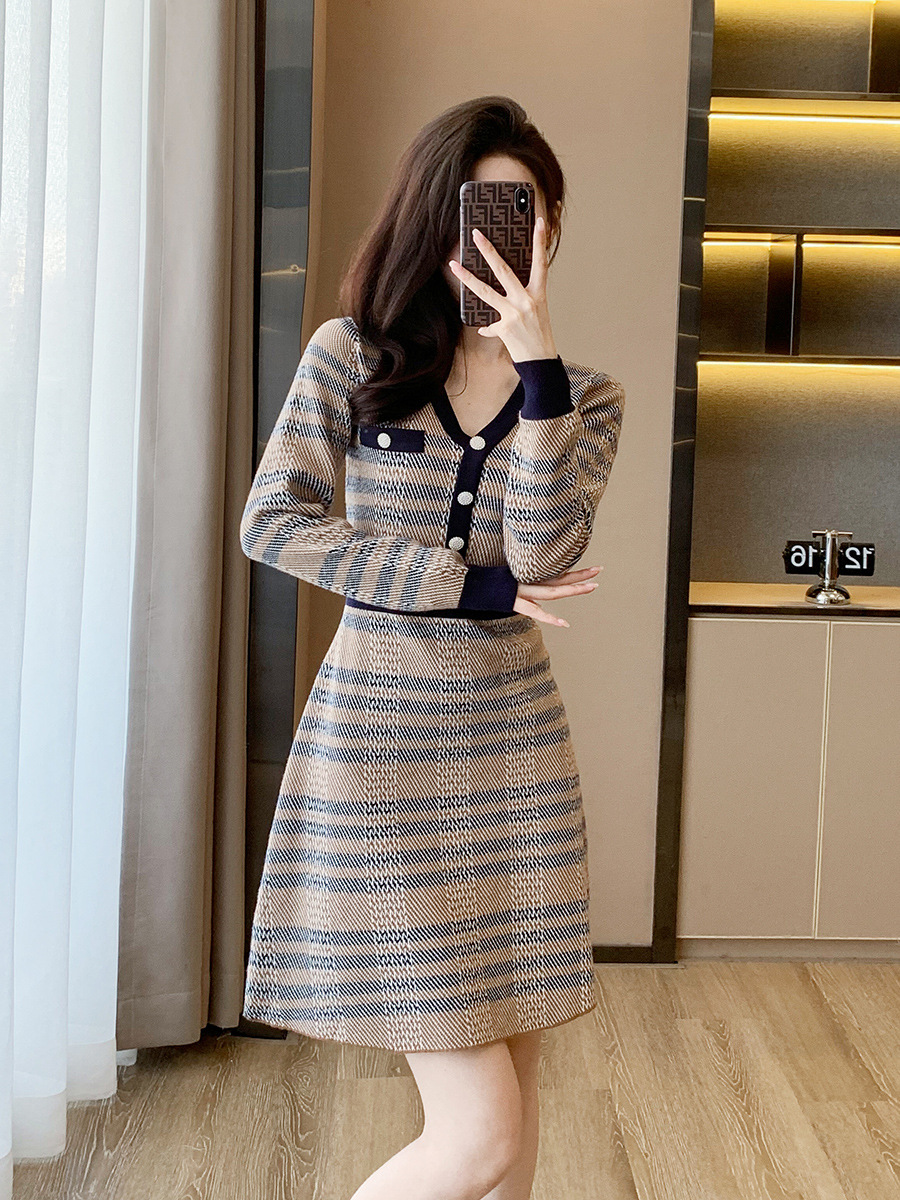 France style dress fashion and elegant sweater for women