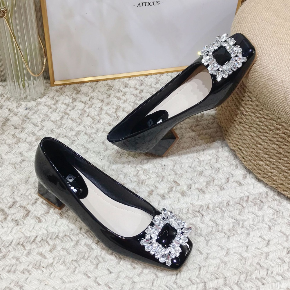 Patent leather footware shoes for women
