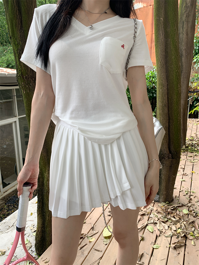 Soft white cool T-shirt pleated V-neck skirt 2pcs set