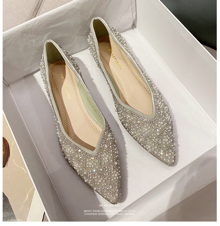 Pointed low flattie pearl shoes for women