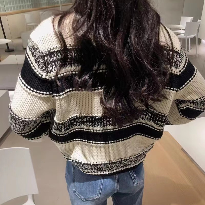 Round neck stripe sweater mixed colors loose coat
