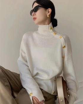 White bottoming autumn and winter sweater for women