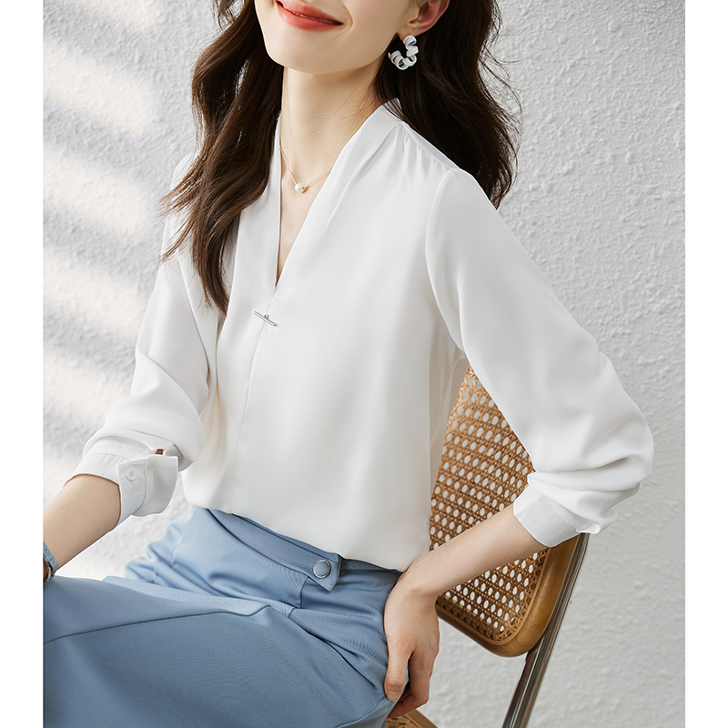 Korean style autumn satin V-neck shirt for women