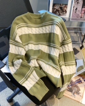 Mixed colors round neck twist wide stripe grain slim sweater