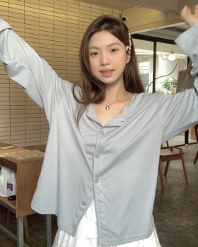 Thin long sleeve cardigan wears outside shirt for women