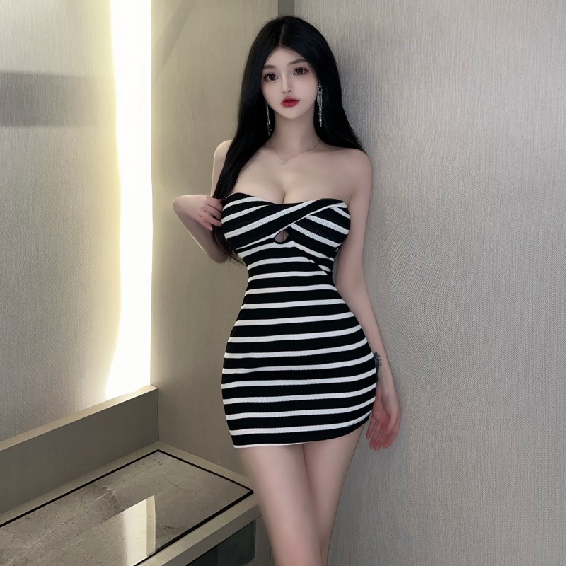 Sexy black-white spicegirl wrapped chest dress for women