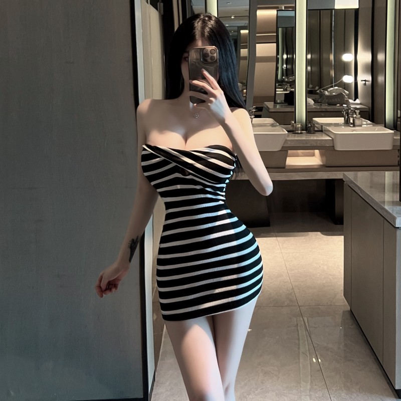 Sexy black-white spicegirl wrapped chest dress for women